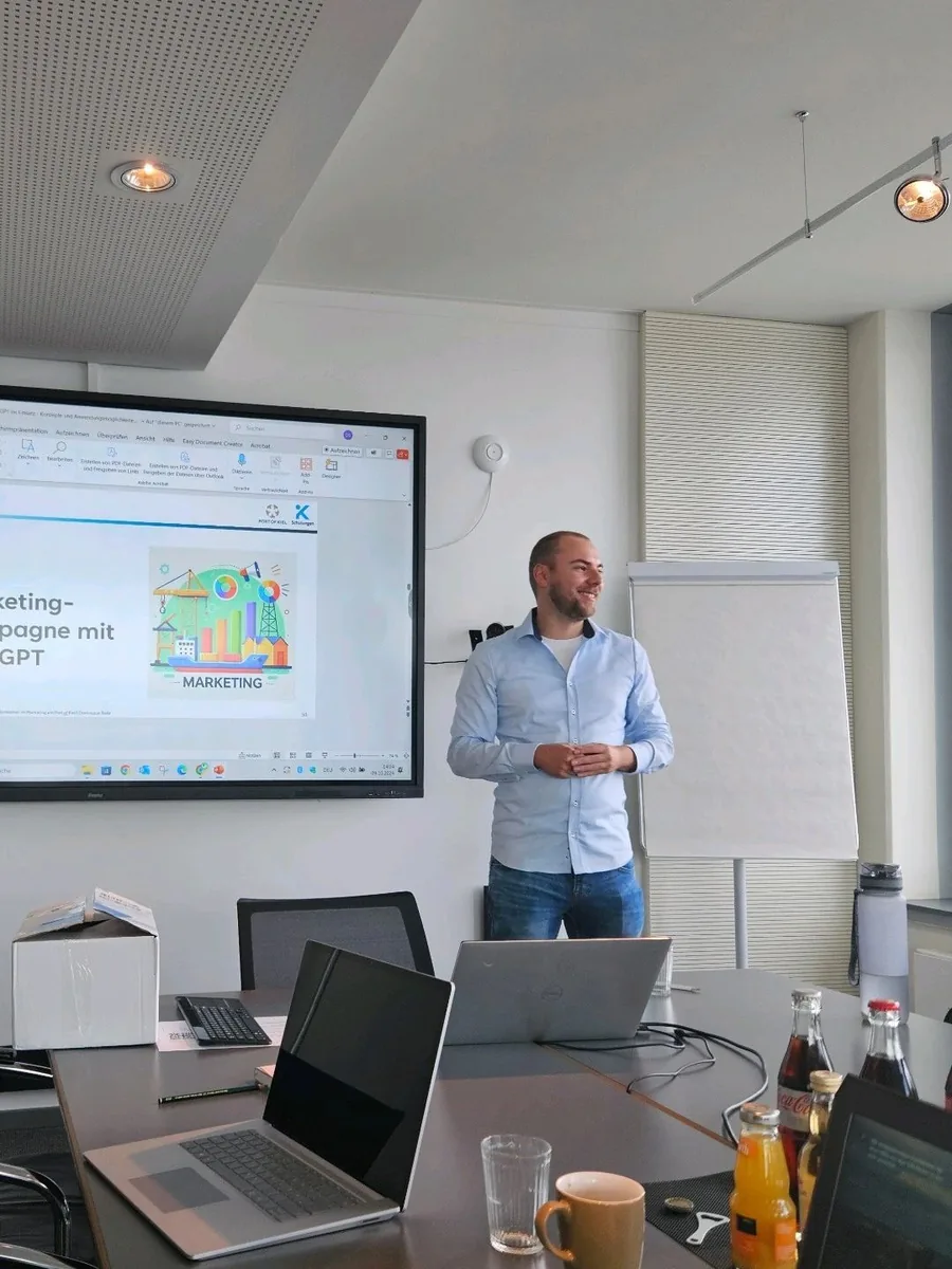 Dominique Saile im Praxis-Workshop zum Thema Marketing mit ChatGPT